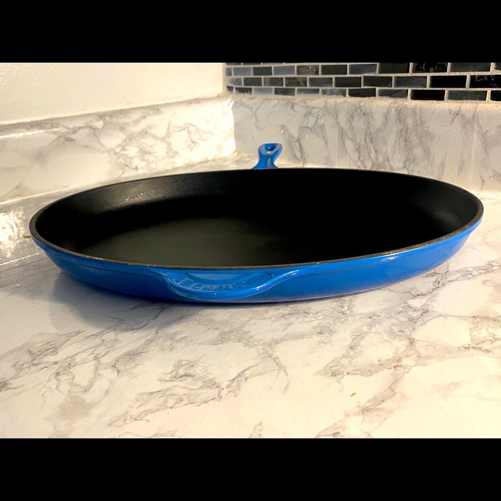 Le Creuset Cast Iron Signature Oval Skillet Oyster